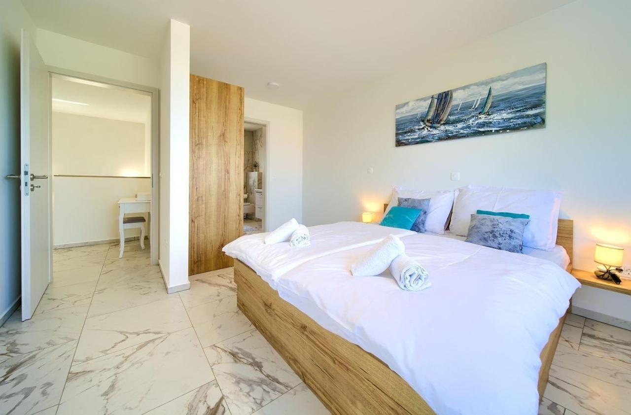 Holiday House Sea & Sun Residence Rasopasno Εξωτερικό φωτογραφία