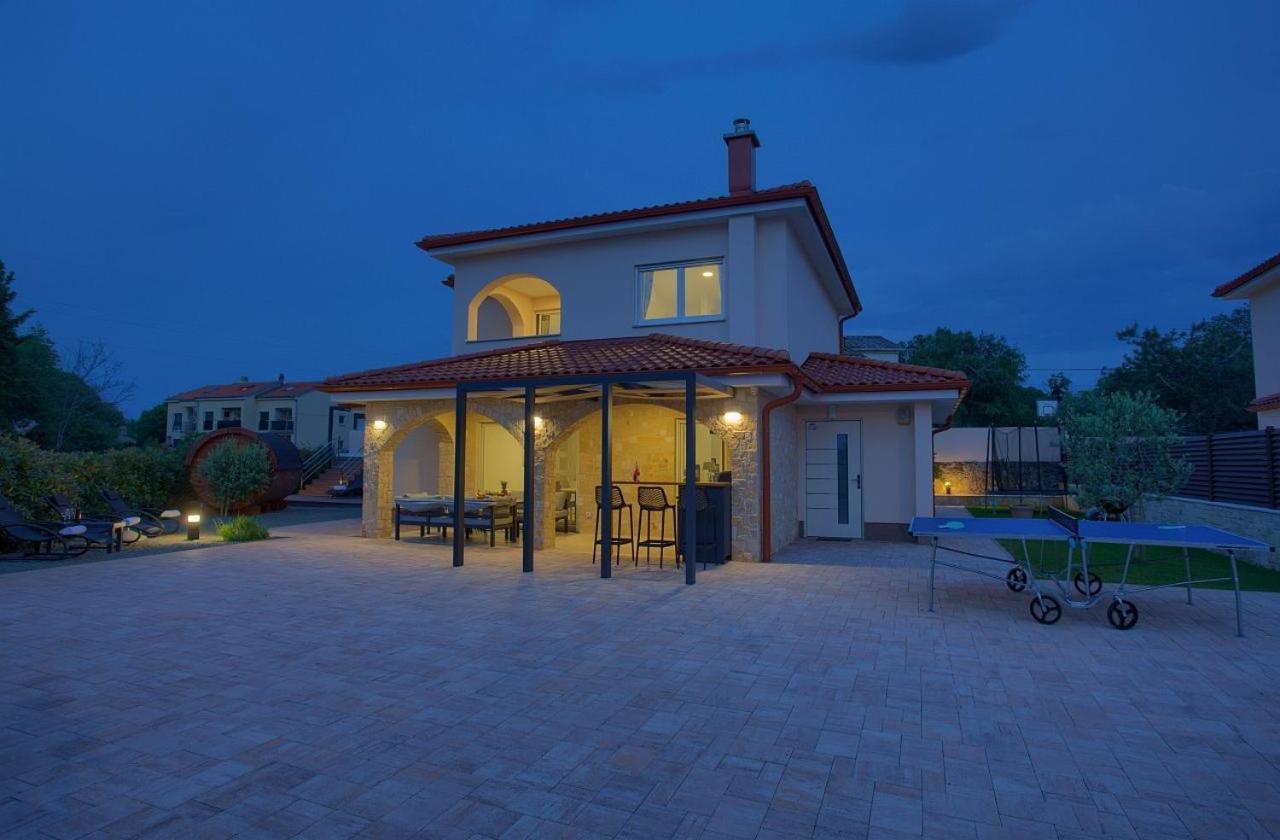 Holiday House Sea & Sun Residence Rasopasno Εξωτερικό φωτογραφία