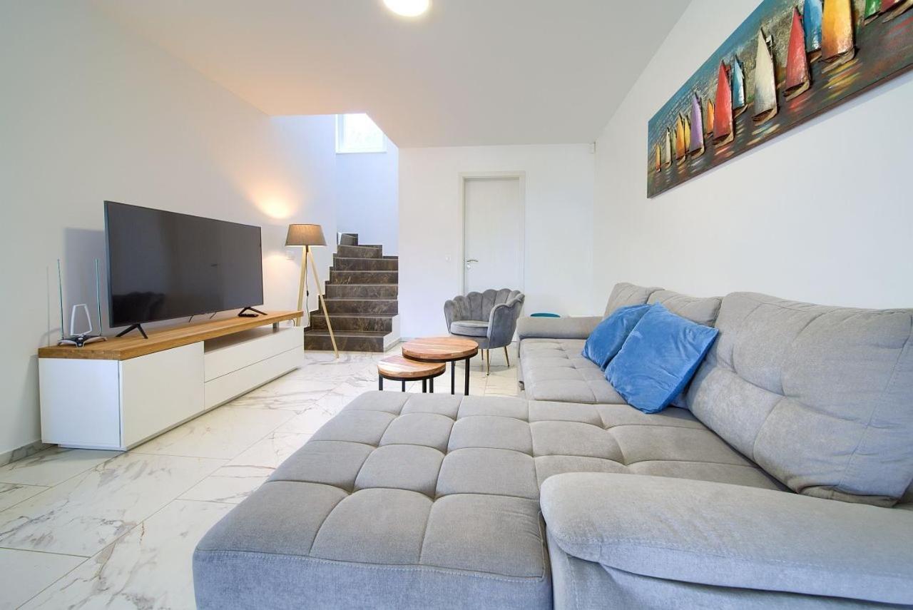 Holiday House Sea & Sun Residence Rasopasno Εξωτερικό φωτογραφία