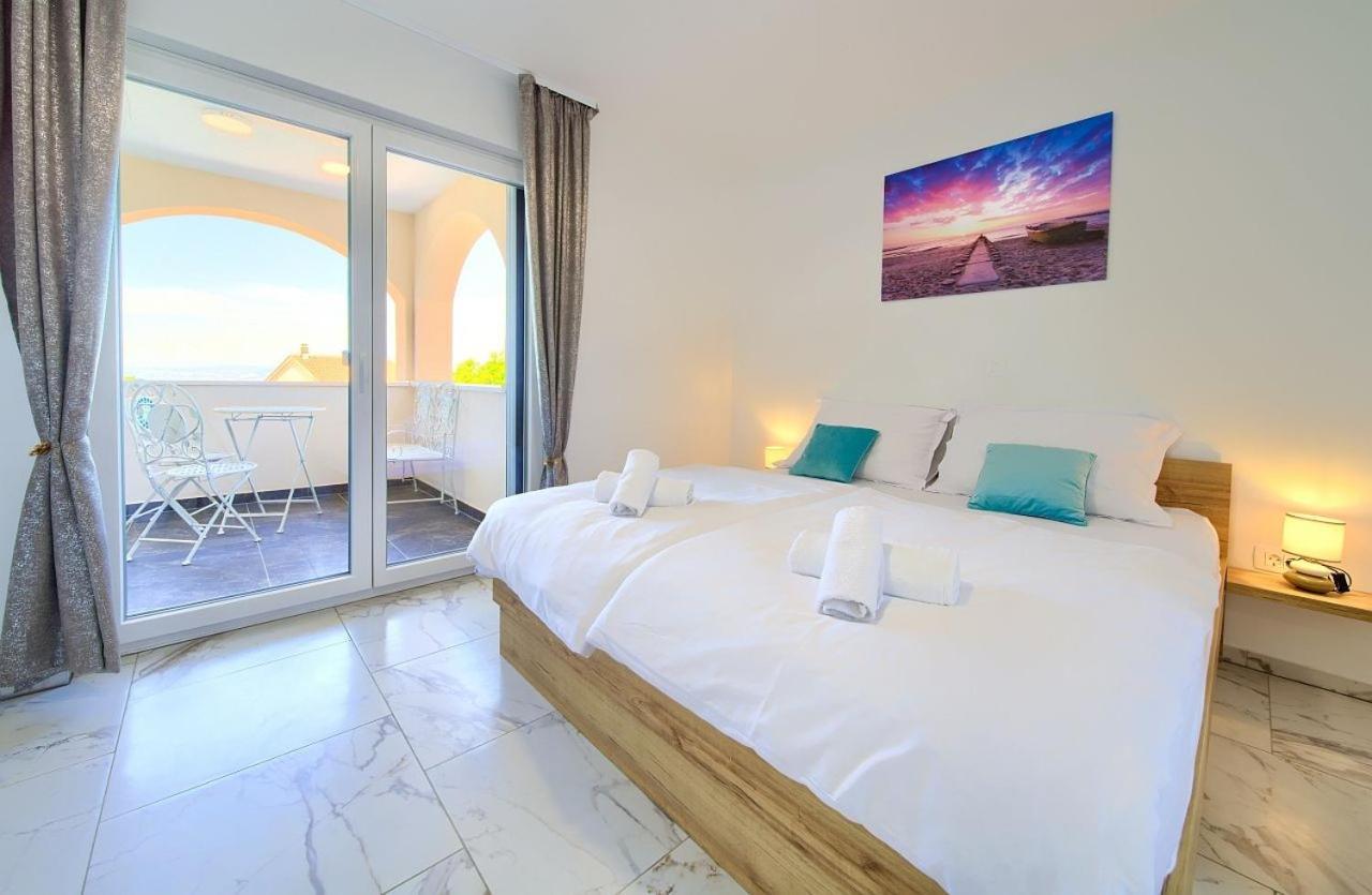Holiday House Sea & Sun Residence Rasopasno Εξωτερικό φωτογραφία